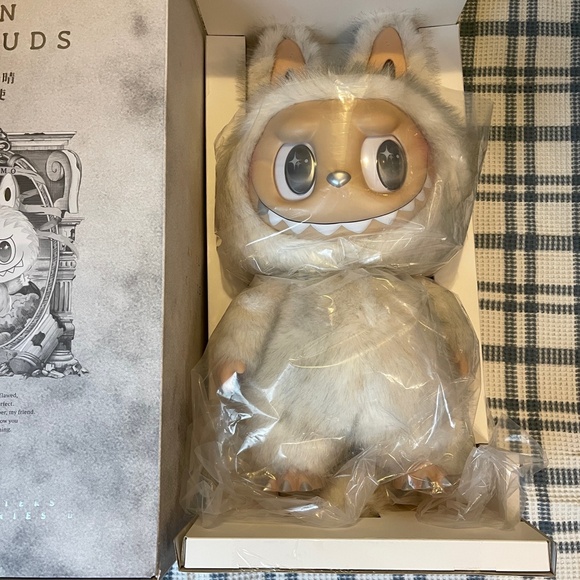 Authentic NEW POP MART LABUBU The Monsters Angel In Clouds Vinyl Doll white HTF - Picture 3 of 14